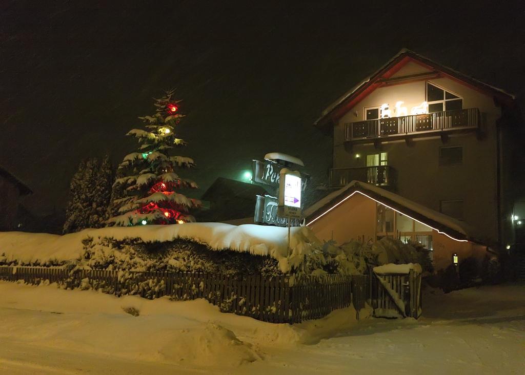 Pensjonat Tara Jeleśnia Exterior foto
