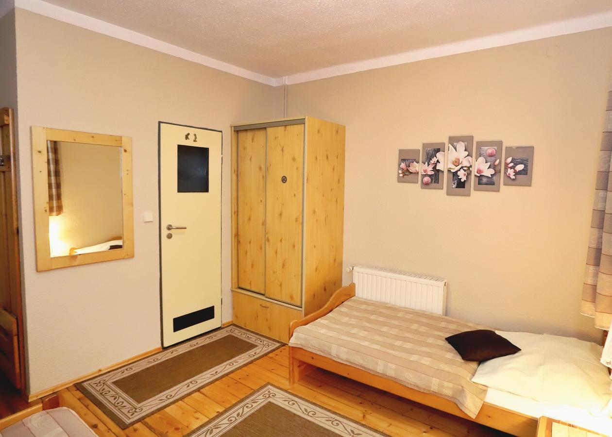 Pensjonat Tara Jeleśnia Exterior foto